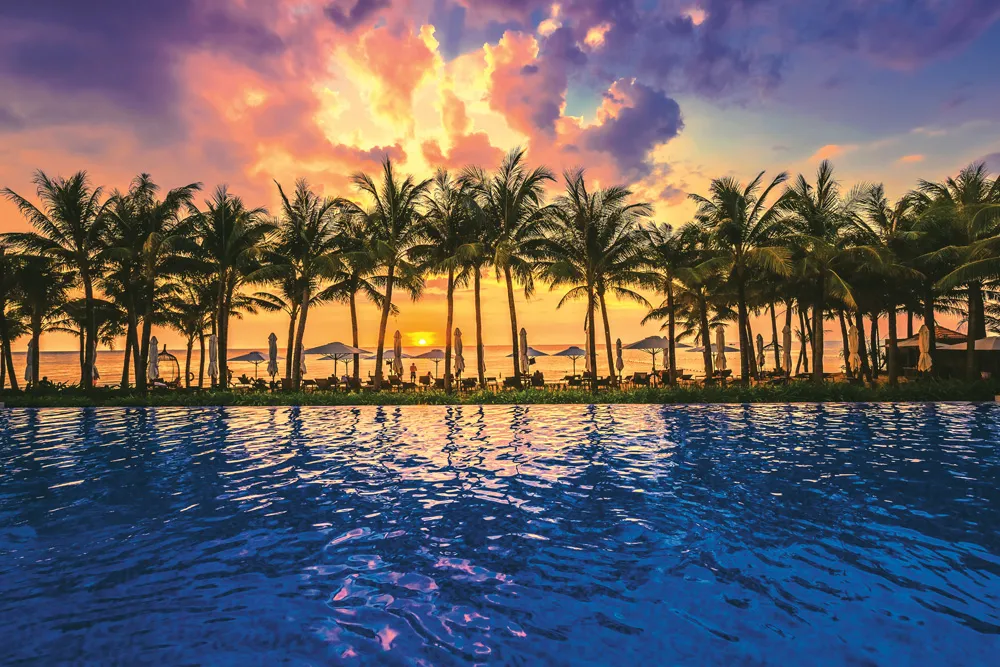 Coucher de soleil à la plage de Truong, Phu Quoc.  
©Shutterstock.com/Becker Stefan  
