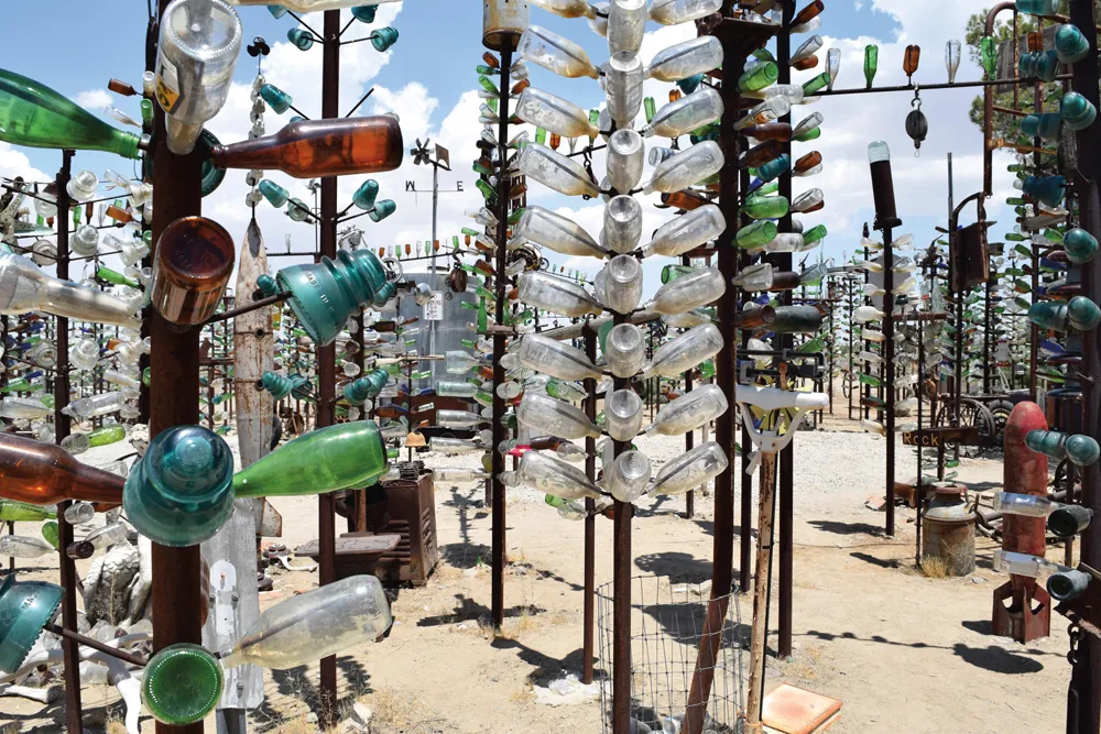 Elmer’s Bottle Tree Ranch à Barstow, Californie.	©Shutterstock.com/Rhiannon Jones