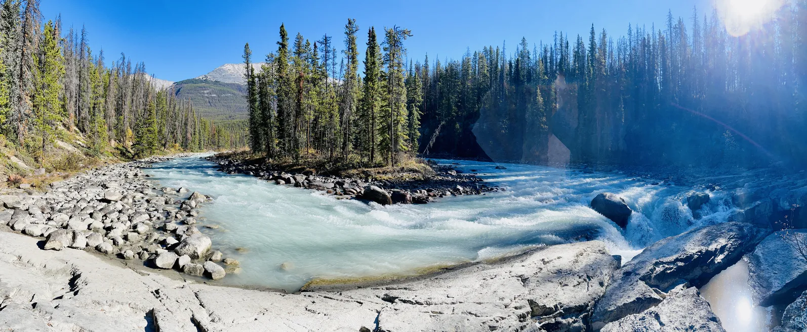 La rivière Sunwapta dans le parc national de Banff, province de l'Alberta, Canada  © iStock / ajansen